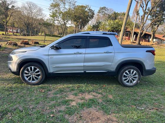 FIAT TORO 2.0 16V TURBO DIESEL VOLCANO 4WD AT9 FIAT TORO 2.0 16V TURBO DIESEL VOLCANO 4WD AT9